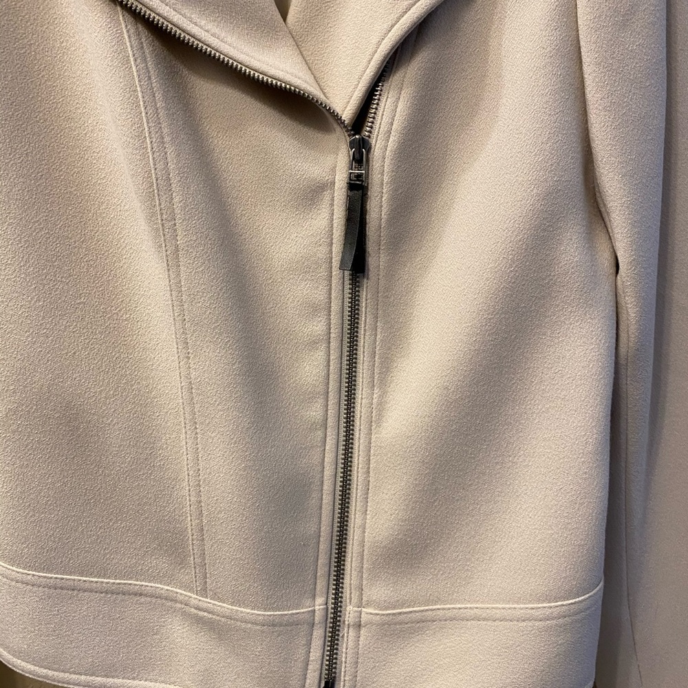 Jacket - Picture 5 of 6